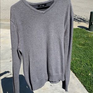 V neck sweater